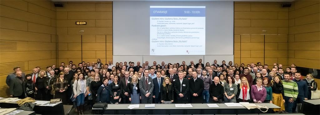 Slika prikazuje zajedničku fotografiju svih sudionika konferencije Dani IPP-a 2017.